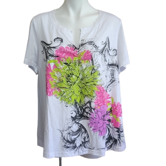 Lane Bryant Outlet Split neck Short sleeve Floral tee White Size 18/20w - Picture 1 of 8